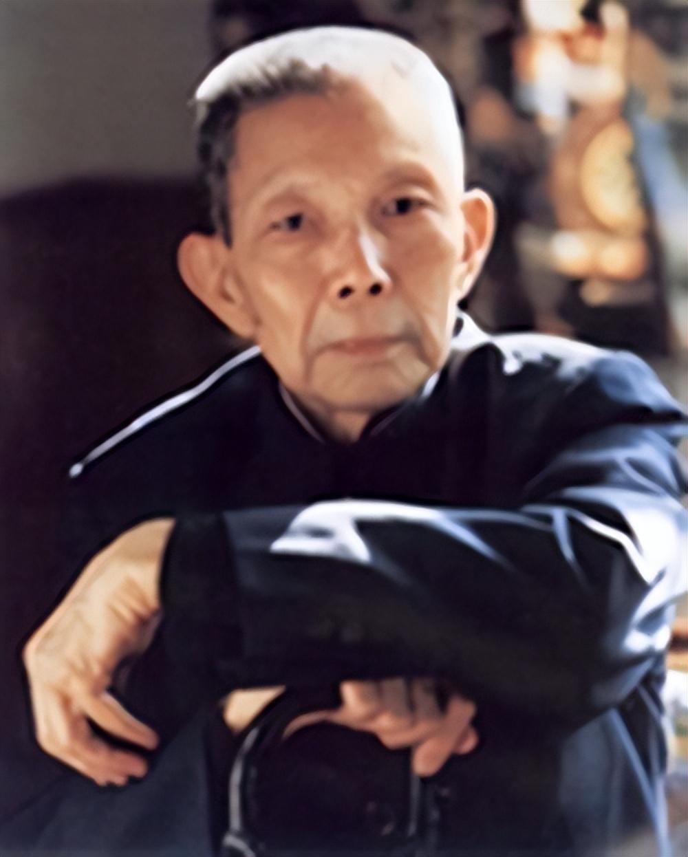 贺平和邓榕谈恋爱后,贺彪嘱咐道:她爸爸是个好人,你要照顾好她