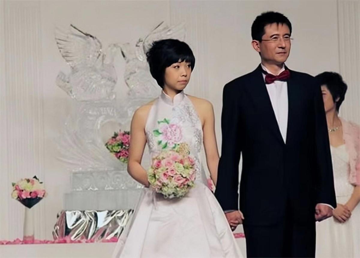 回顾17年后再看徐威,才明白他当年为何离开袁立娶世界冠军张怡宁