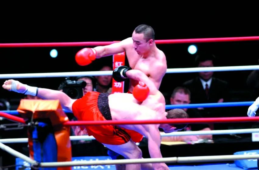 首位客场ko泰拳王的中国人——宝力高/中国格斗传奇001期