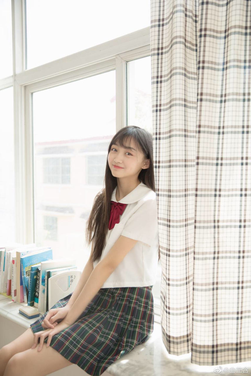 曲芷含:今天心情是什么颜色呢哇咔咔