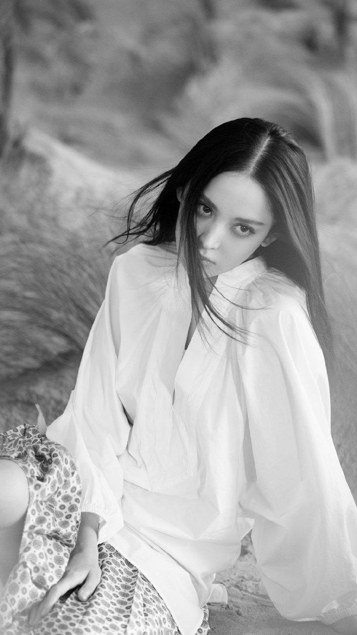 古力娜扎白衬衣碎花长裙高清手机壁纸