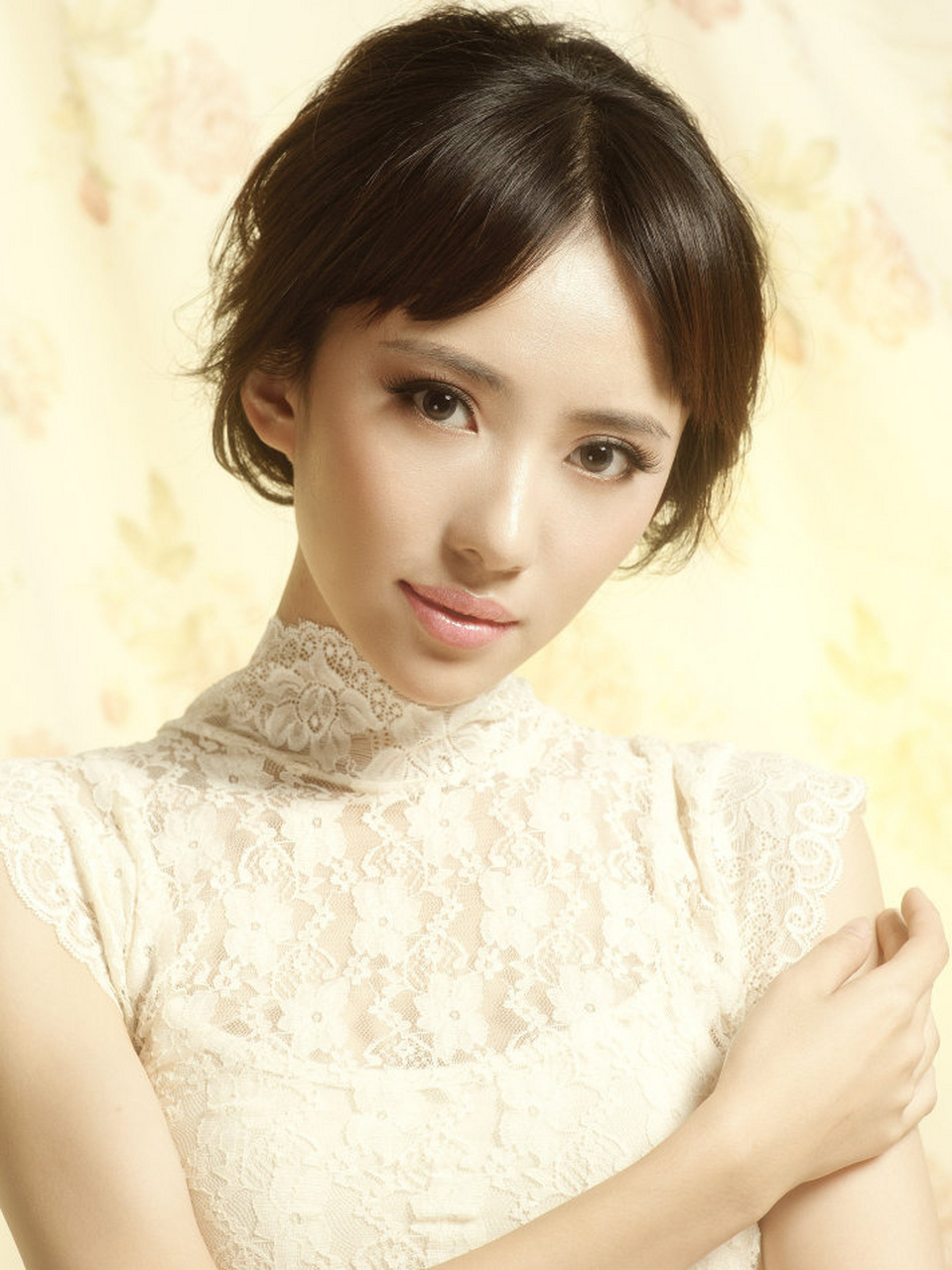刘萌萌与她的性感蕾丝国民时代感写真