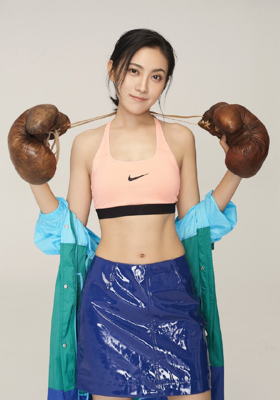 罗昱焜,马甲线清晰,诠释健康之美