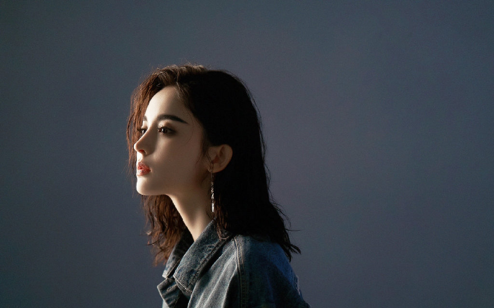 古力娜扎温柔俏丽电脑壁纸