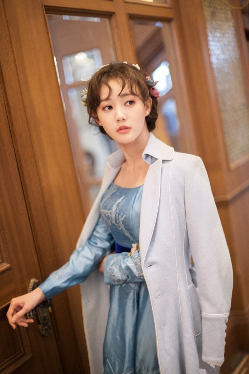 李一桐半妖倾城,微微一笑倾城倾国