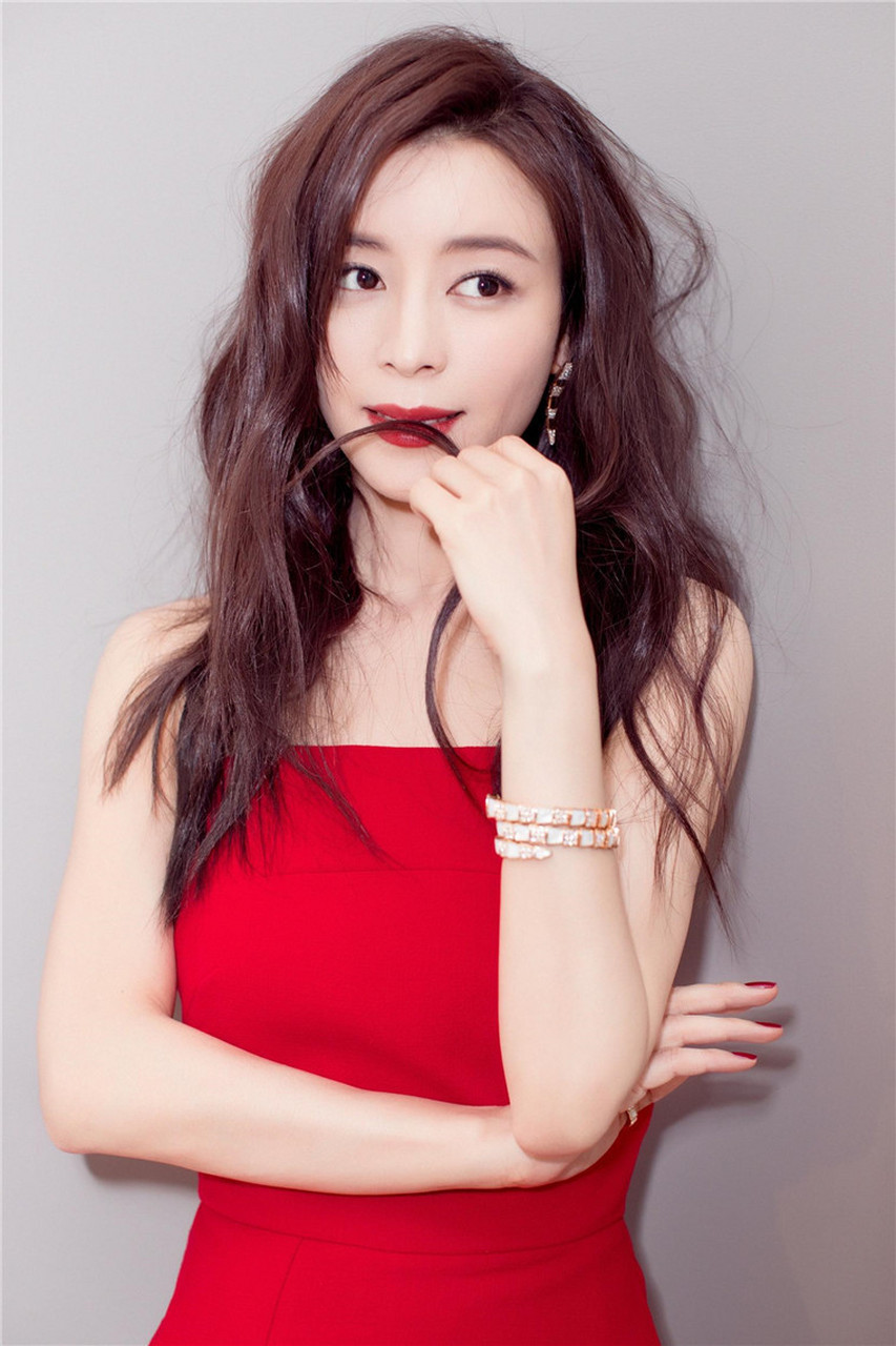 成熟自信:张静初