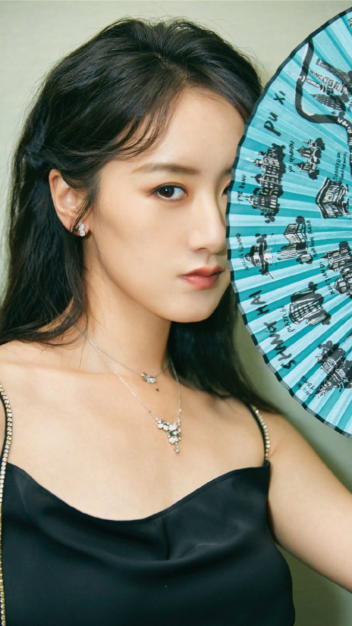 明星美女袁冰妍黑色吊带裙手机壁纸