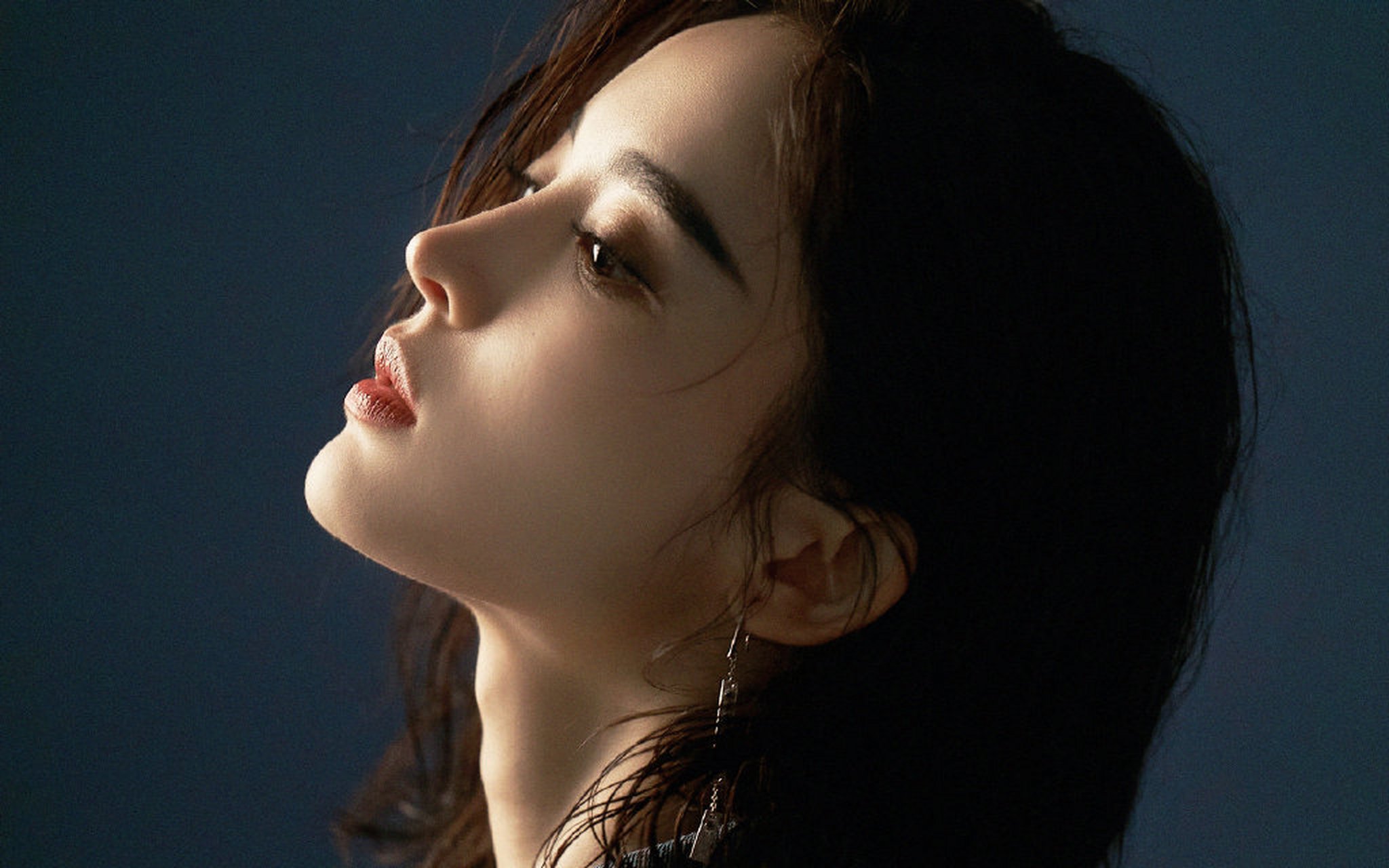 古力娜扎温柔俏丽电脑壁纸