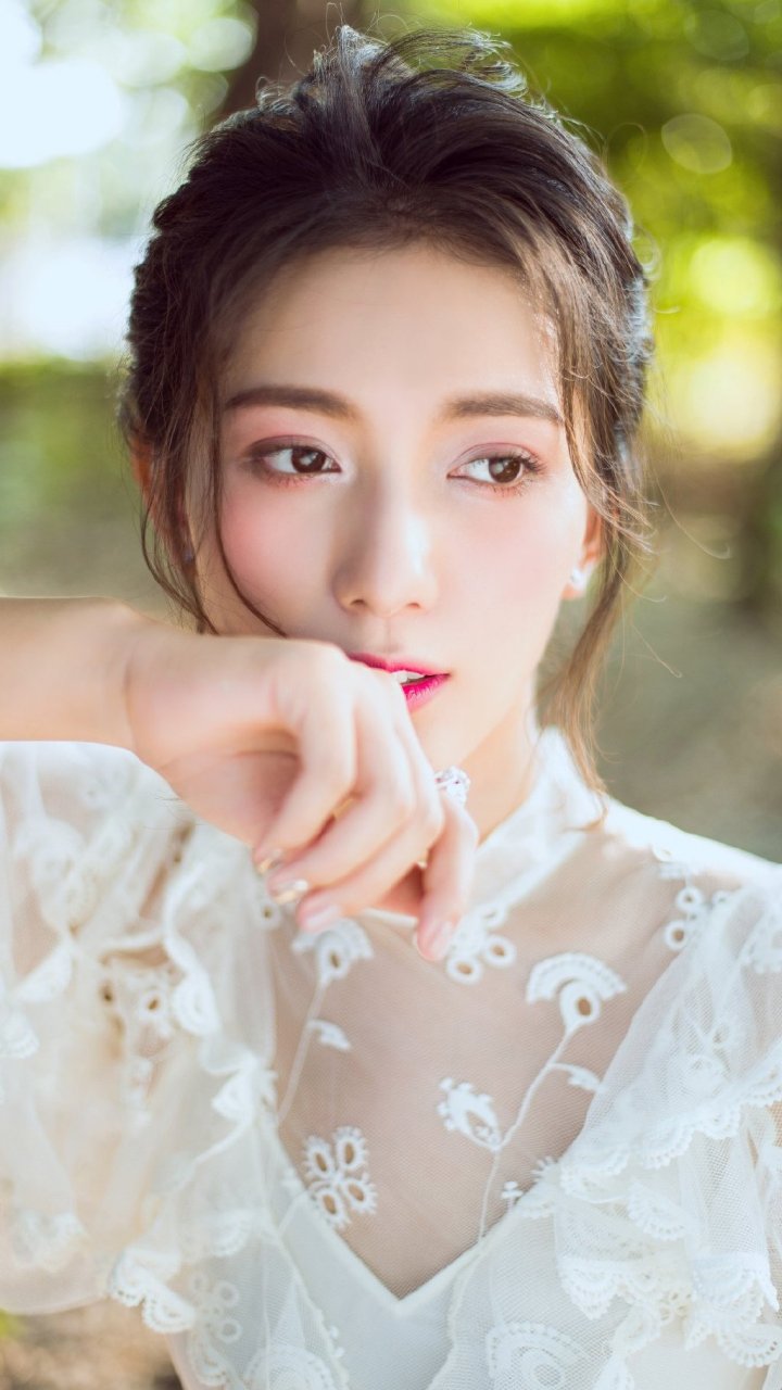 王姿允:不仅是一个高颜值的妹纸,更是一个有才华的女子