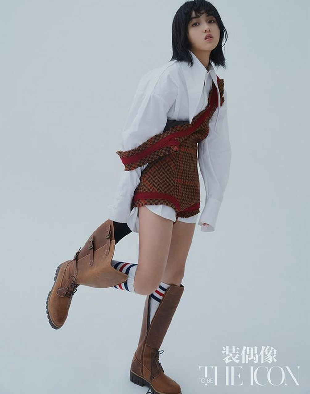 张子枫曝两组look杂志大片oversize风诠释初冬极致慵懒穿搭风