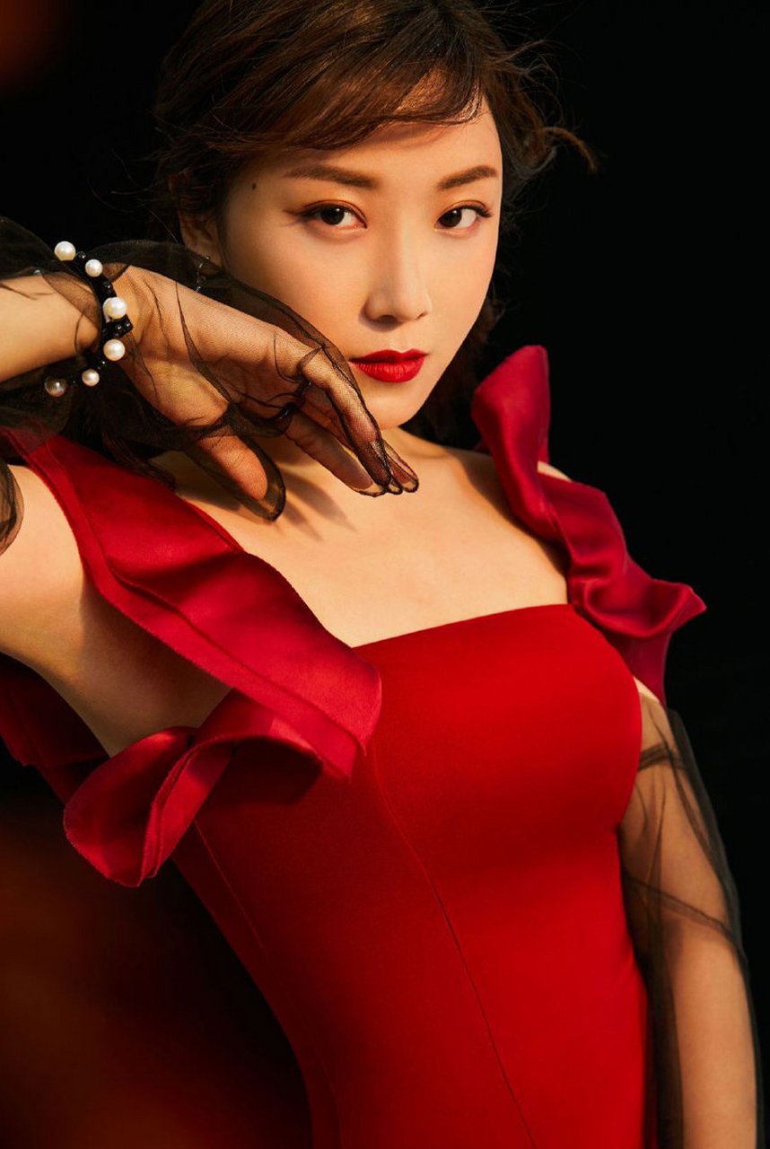 百变"姿"态:菅纫姿