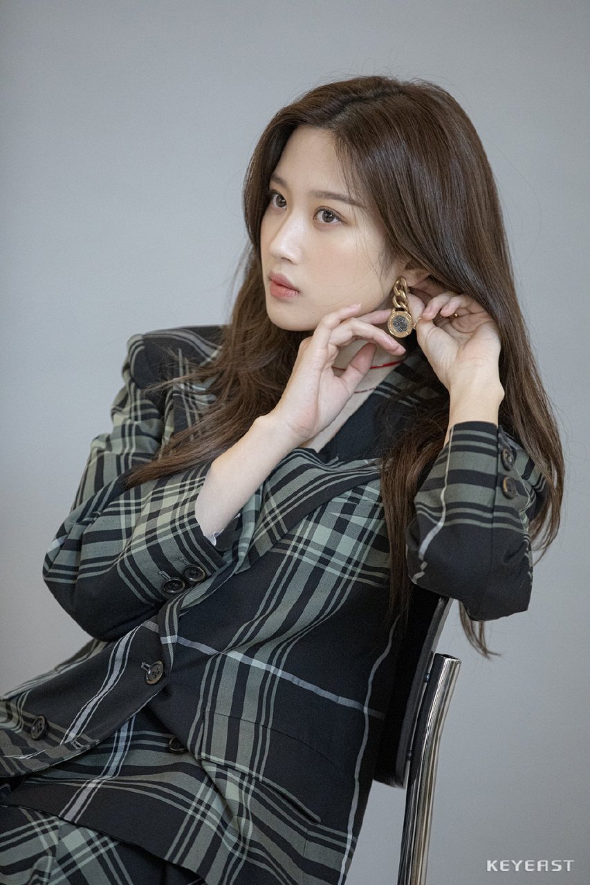 文佳煐voguekorea三月刊拍摄花絮照,气质超赞