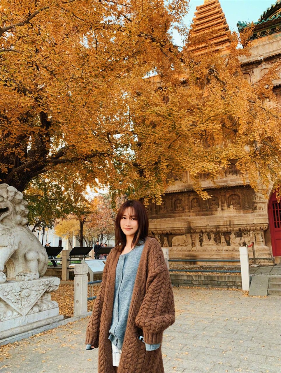 刘美含,冬日户外写真,美景美人,期待她的新作品