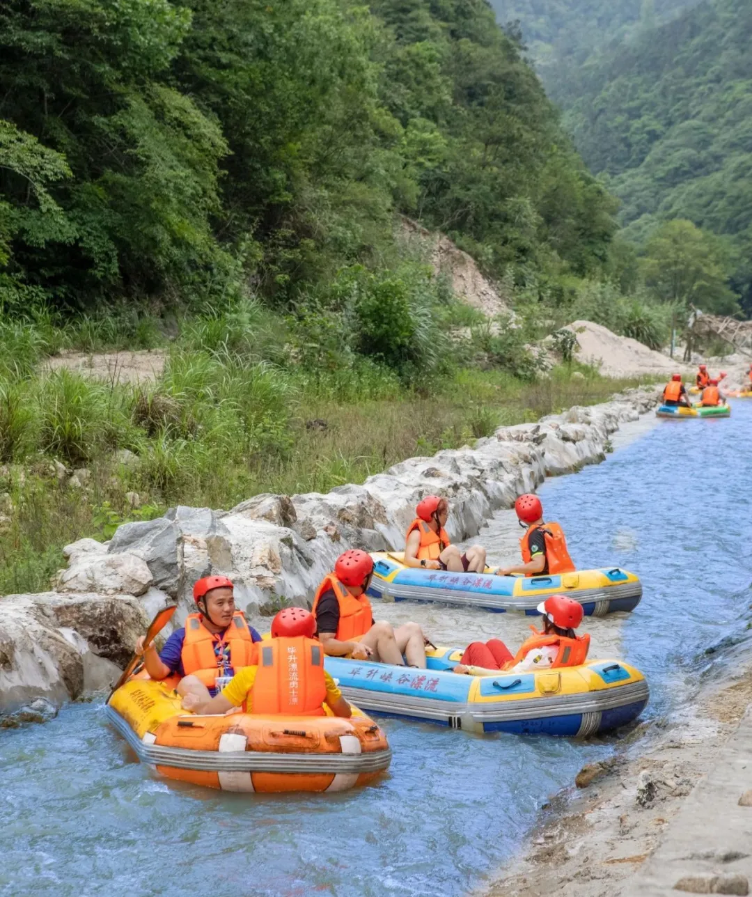 毕升大峡谷漂流盛大开漂,六月劲享各种套票,更优惠更好玩