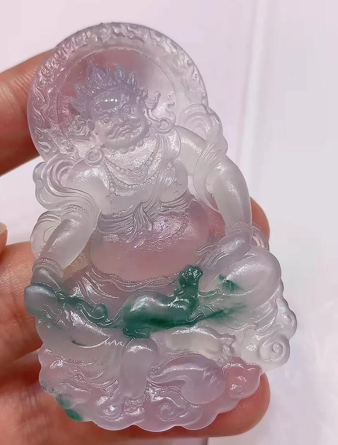 翡翠的一刀切是什么意思(翡翠一刀切是什么意思沙漠玫瑰秋天可以换盆儿剪枝吗) 第1张
