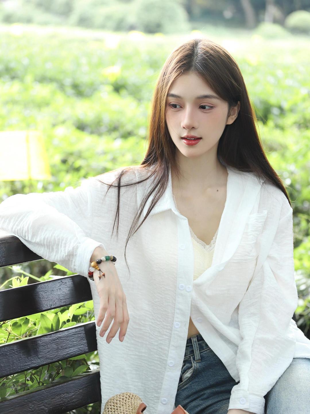 这个侧脸拍的真好看养眼美女 气质美女