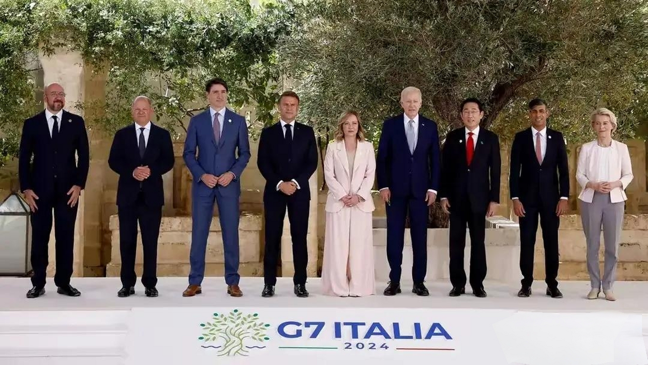 g7峰会合影图片