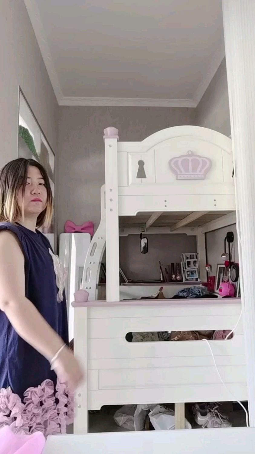 贺欢欢平面模特杂志照片灯光秀舞蹈工作室-度小视