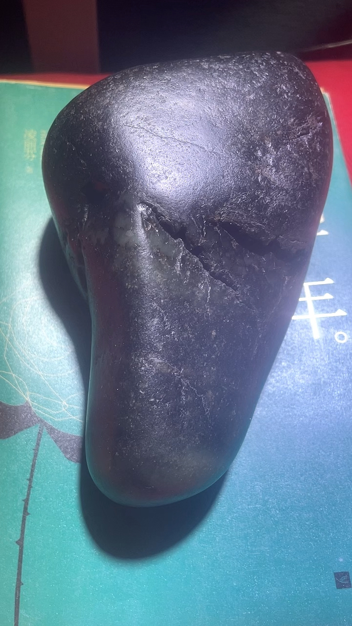 和田玉籽料原石,狗头玉象形料,犹如当年狗头玉再现江湖-度小视