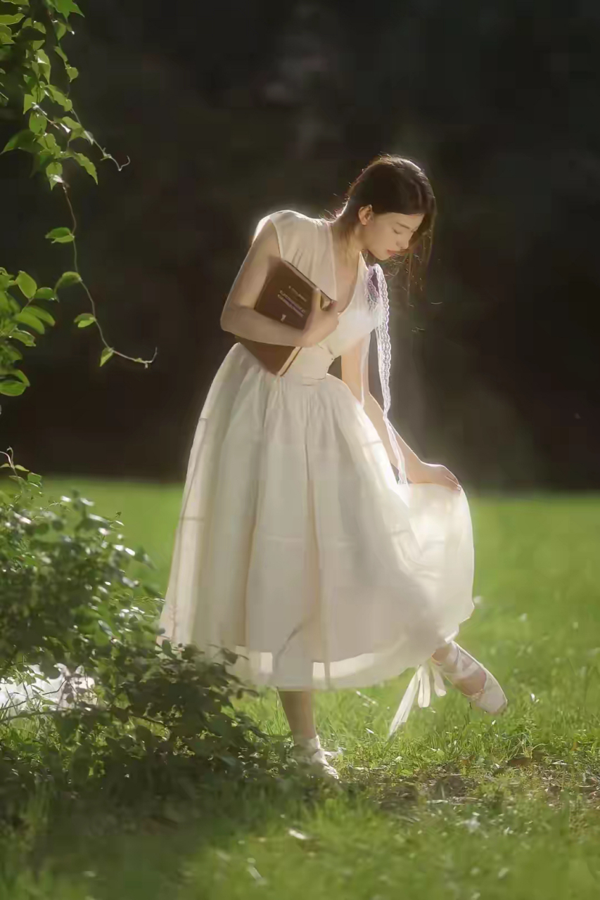 这样的唯美女人,是值得我们尊重和欣赏的.