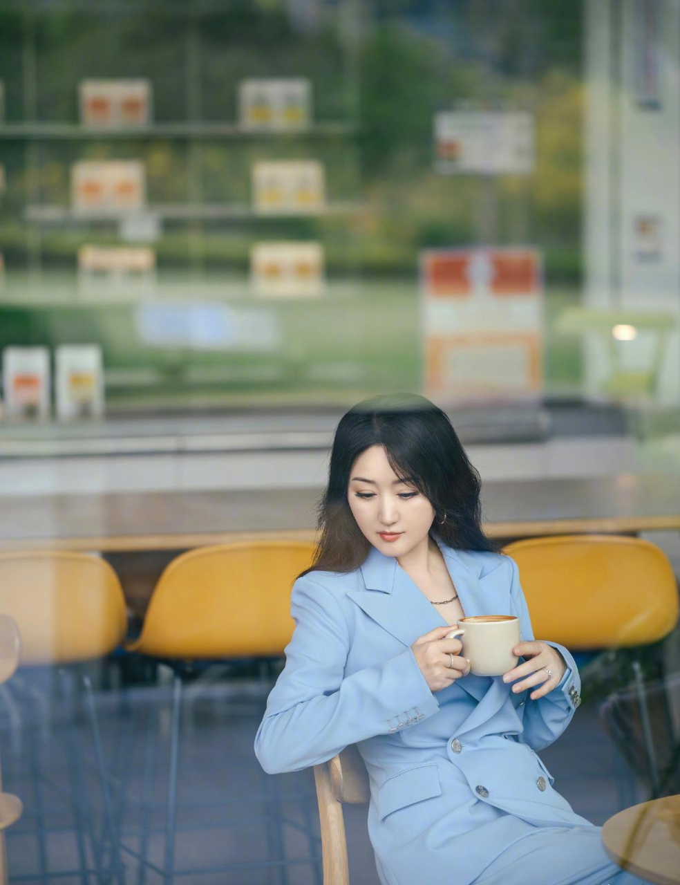 52岁杨钰莹最新写真