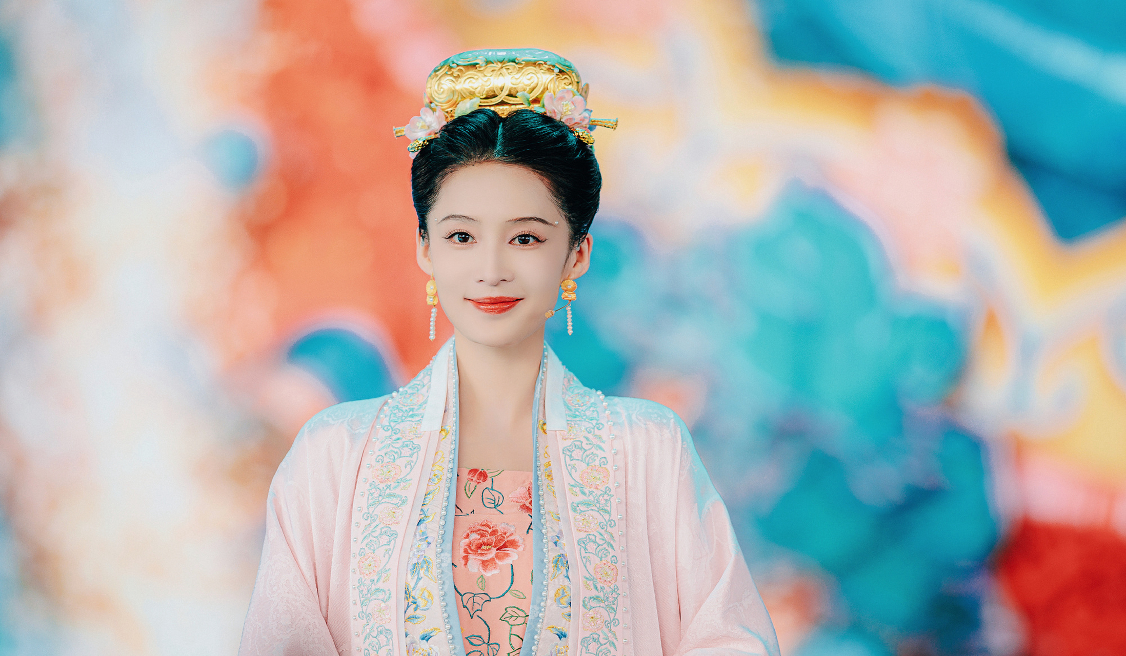 李沁央视春晚宋韵造型～三登央视春晚!宋服?