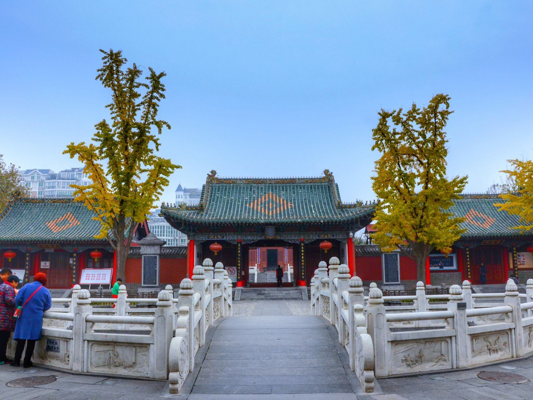 这是一座保存完好的古代文庙,是郑州市的文化古迹之一
