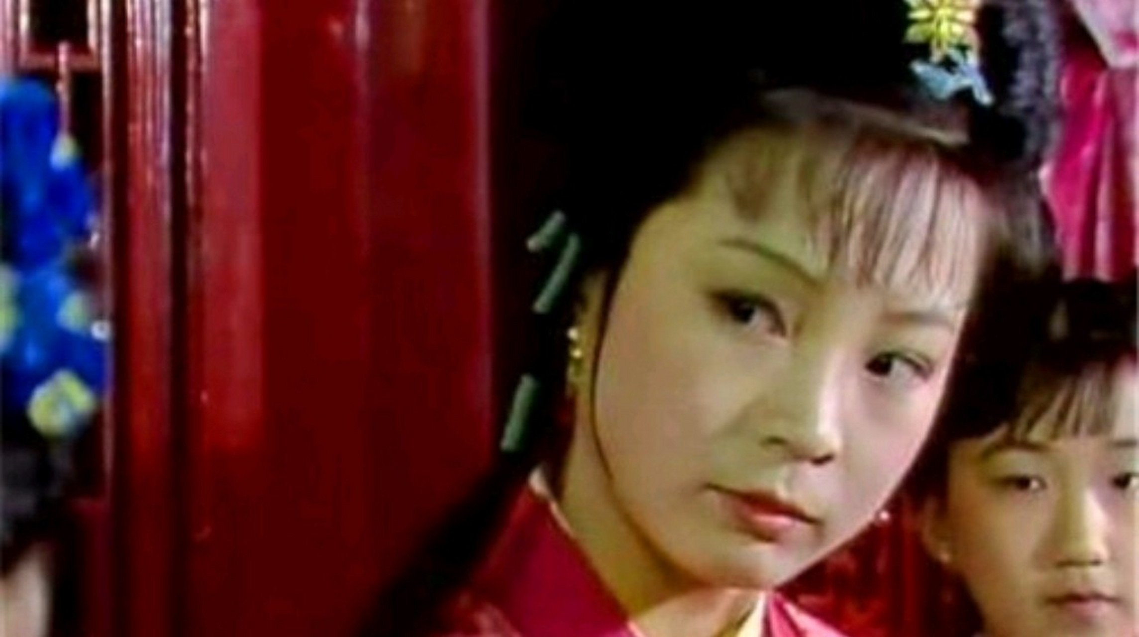 在抄检大观园前,孙绍祖派官媒婆来提亲,王熙凤都不稀罕搭理她.