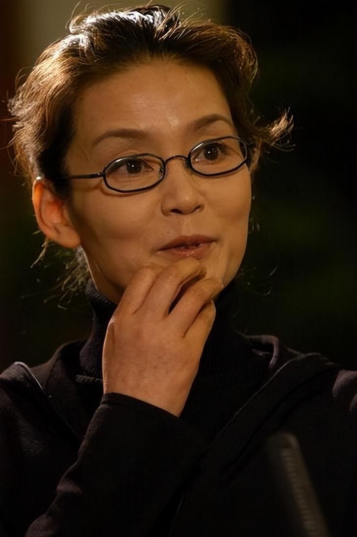 回顾国家一级演员潘虹:24岁嫁人,28岁爆红,68岁未婚无儿无女