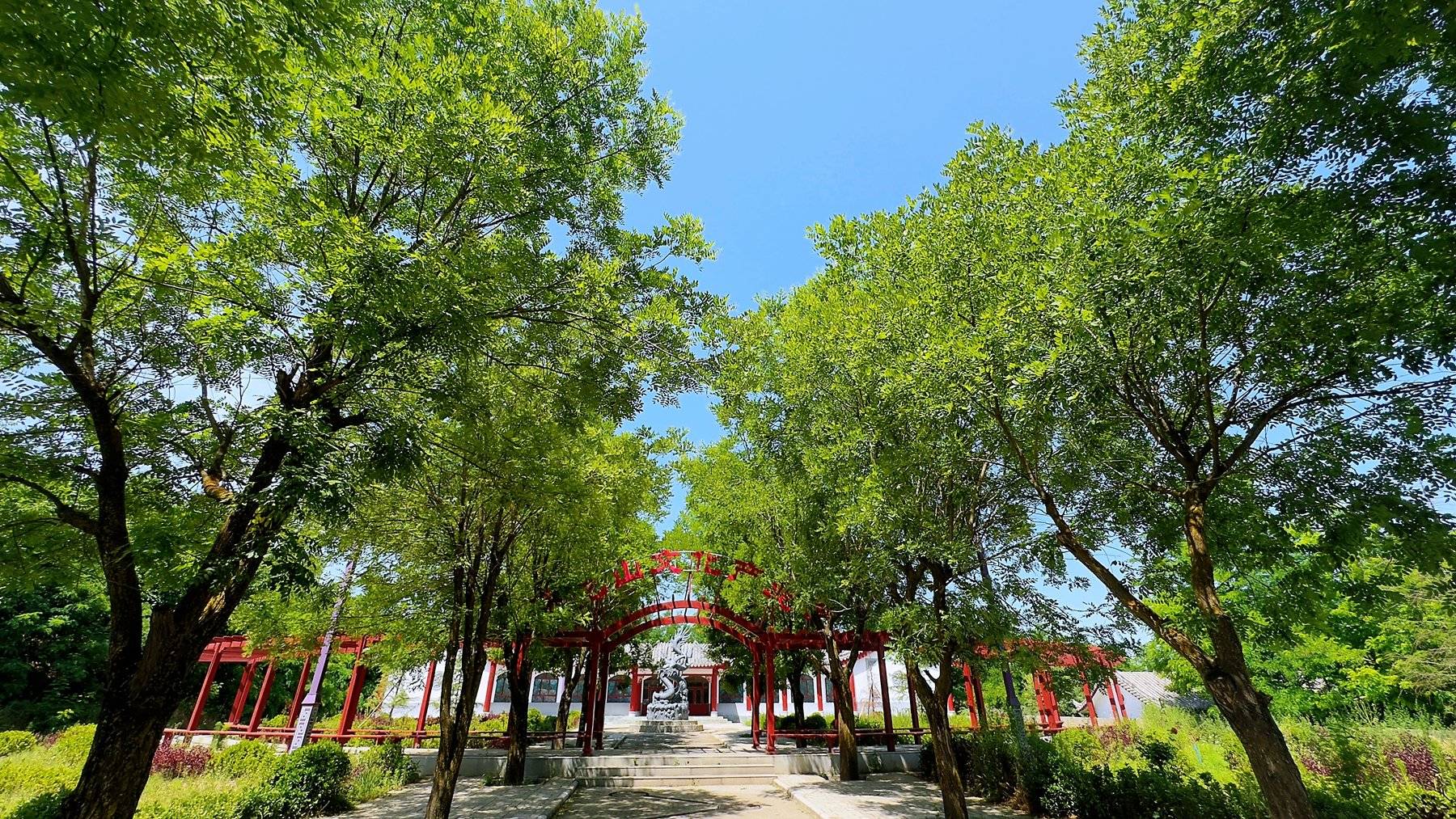 陕西长武:青龙山 黄土坡上的休闲避暑好去处