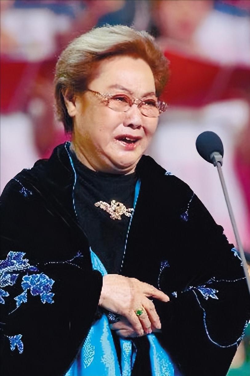 回顾《我的祖国》郭兰英:三次被抛弃,因无法生育,丈夫选择离婚