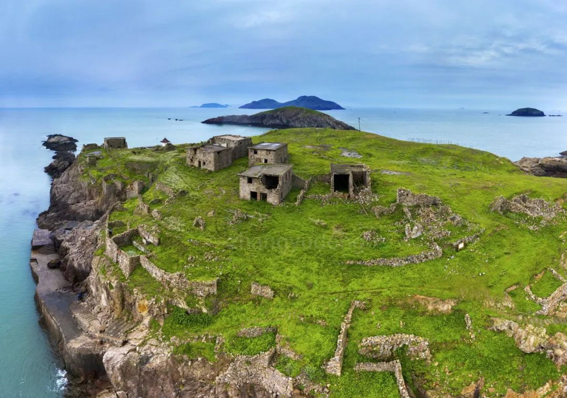 今夏一定得去一趟~ 又到了来北麂岛看蓝眼泪的季节,这个小众岛屿频上