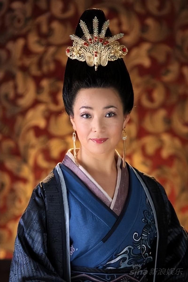 1997年《还珠格格》开始筹拍,作为推动剧情的第一大反派皇后娘娘,却