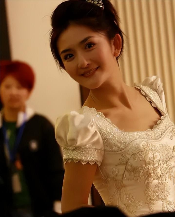 回顾当芒果台一姐20年,退出快本后却没资源,谢娜走到今天该怪谁