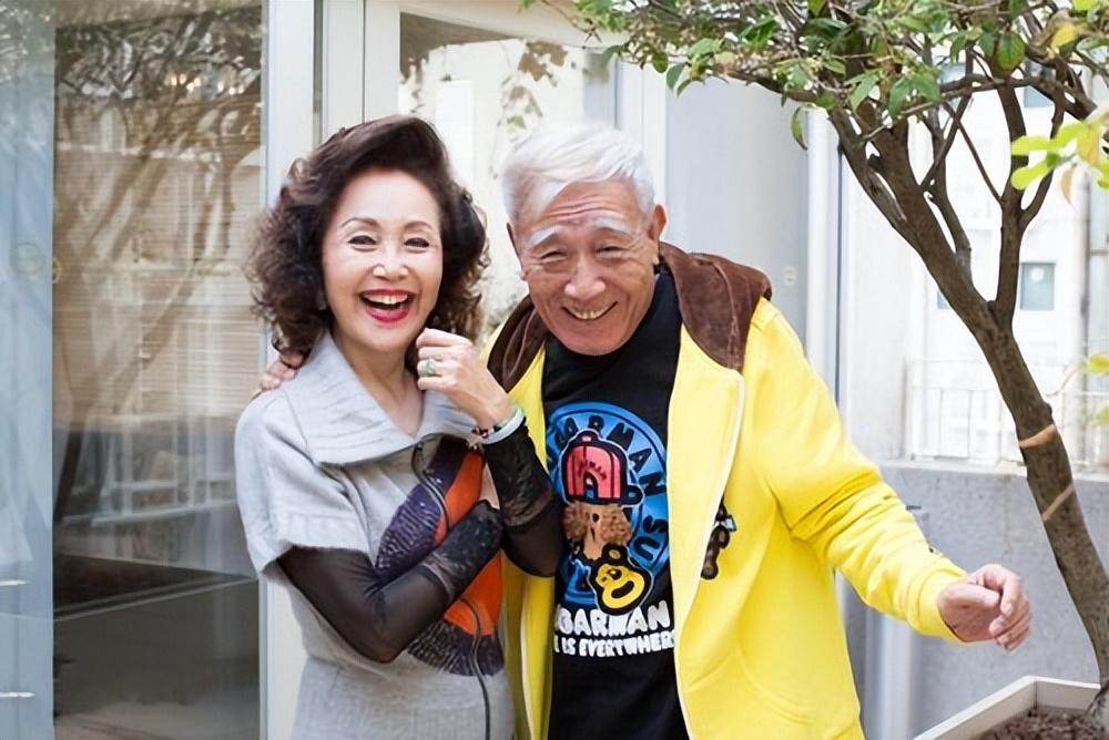 回顾张馨茹:不顾家人反对,34岁嫁给67岁的张帝,做闺蜜后妈幸福