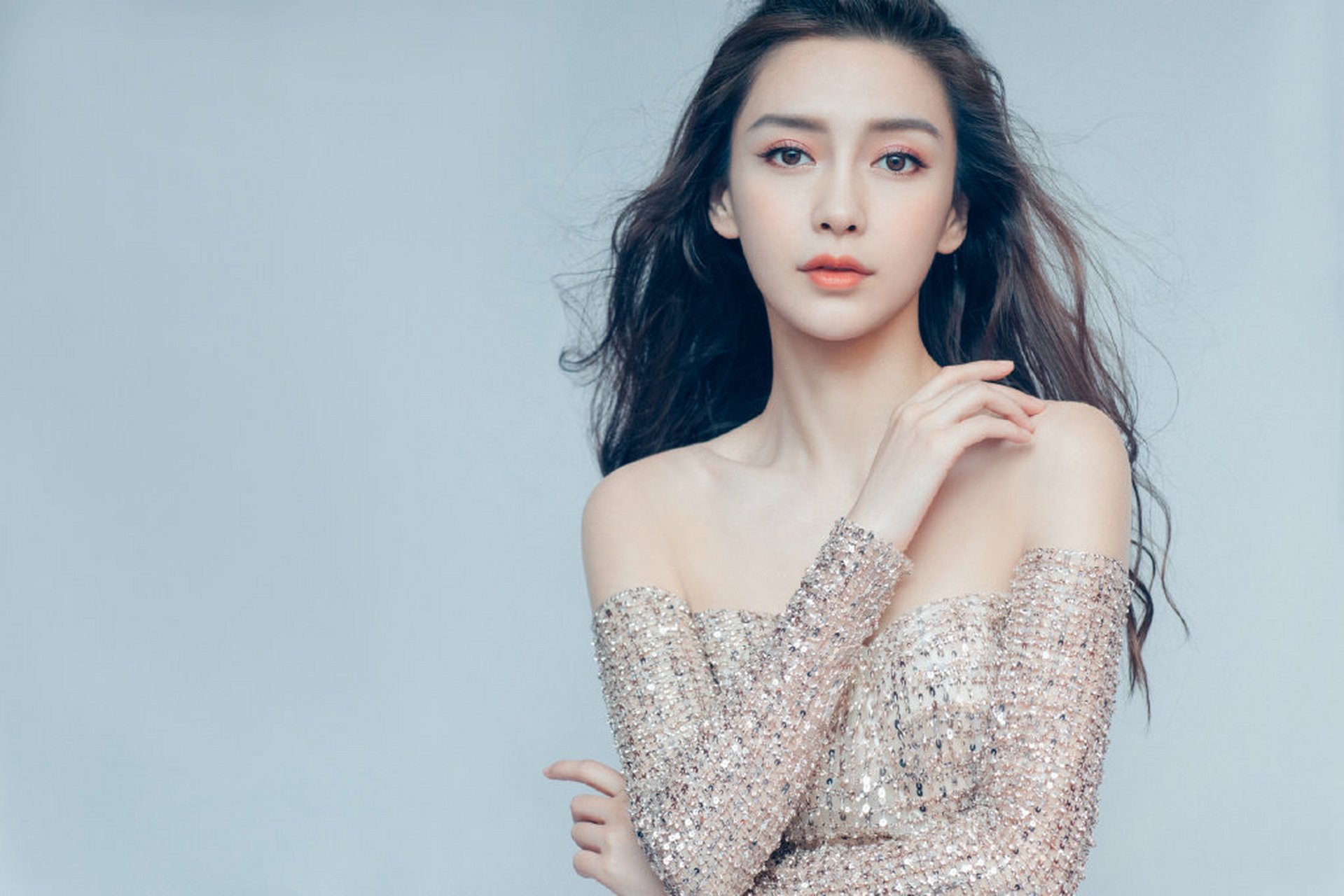 angelababy亮片裙性感写真图片