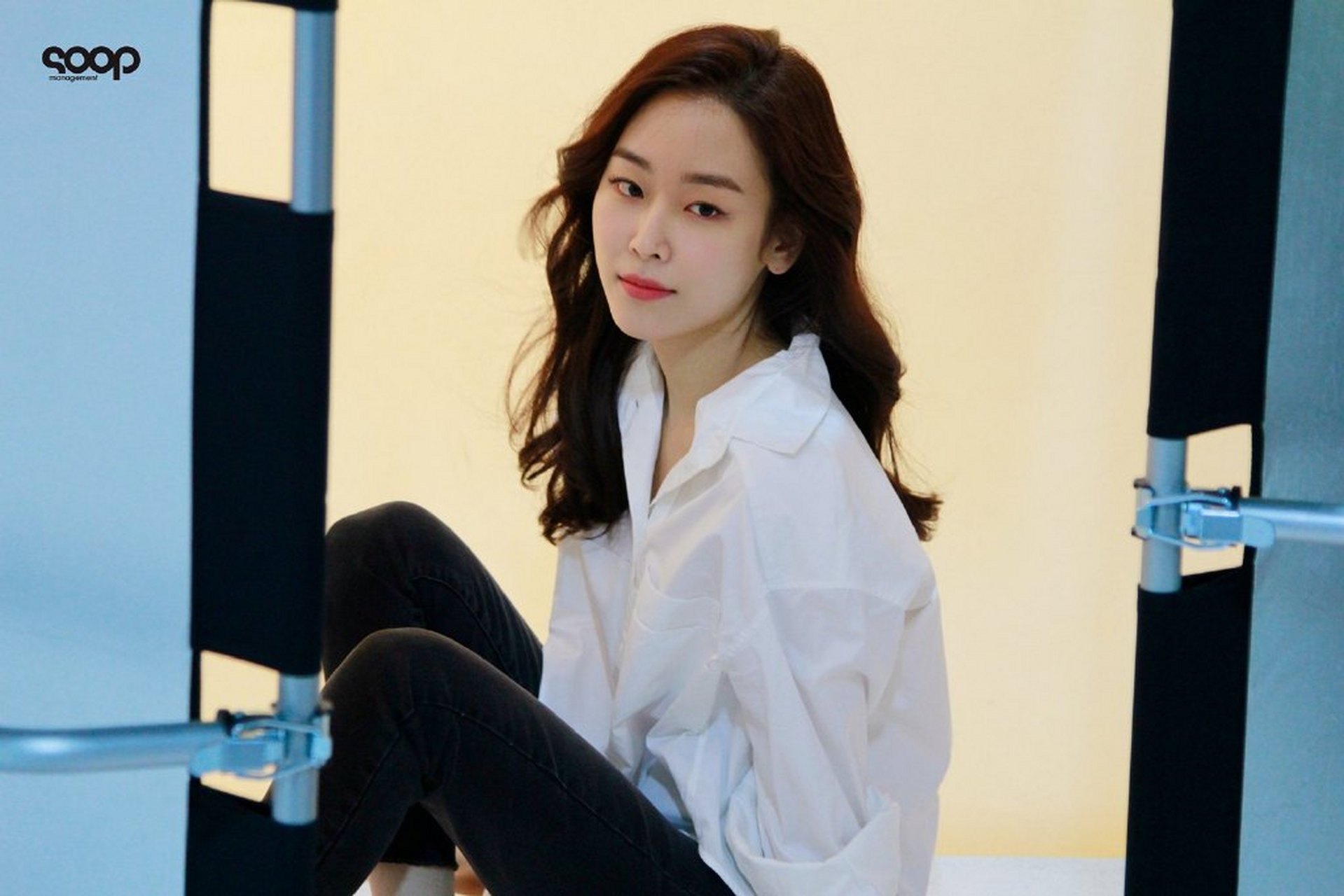 《内在美》徐玄振宣传照拍摄花絮曝光或清纯或知性被赞"致命的美貌"