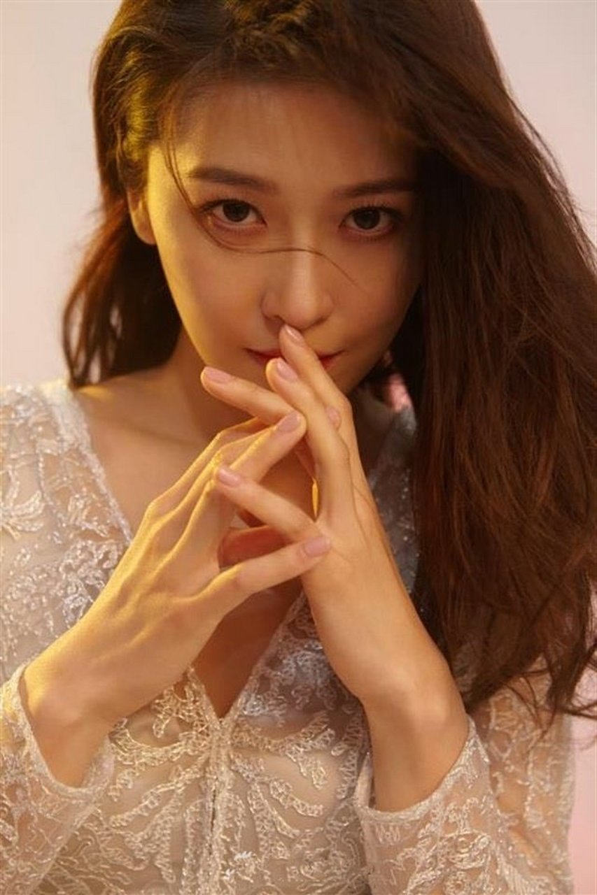 明星精美壁纸:周丽淇