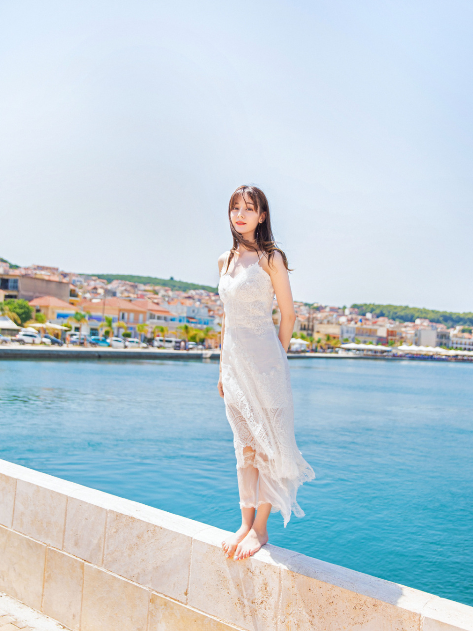迪丽热巴的希腊婚纱之旅,高清美照如梦似幻,浪漫且唯美.