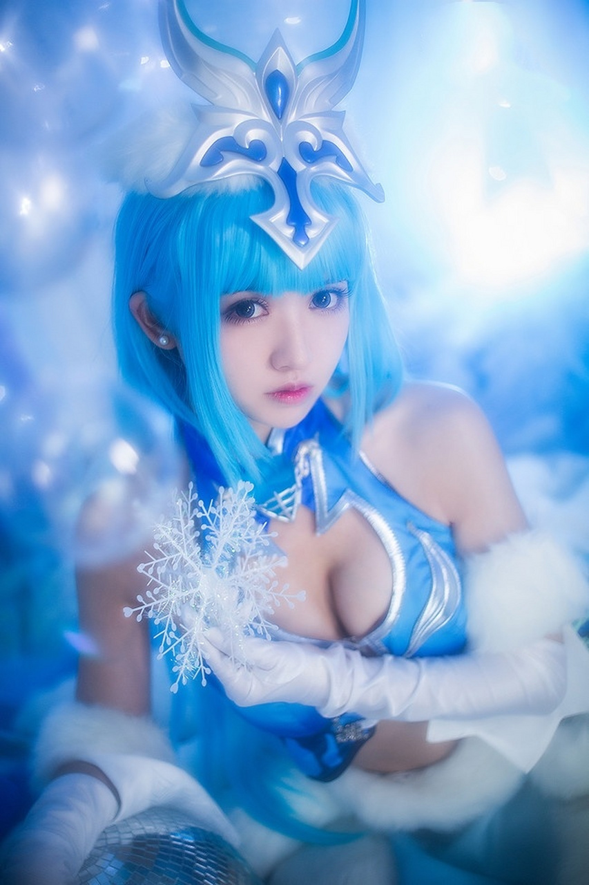 绝美cos:《王者荣耀》王昭君,六月飞雪