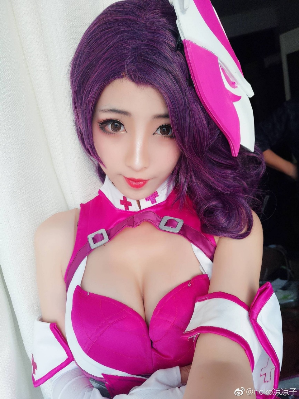 《王者荣耀》阿轲小姐姐气质cos,致命一击血槽已空!