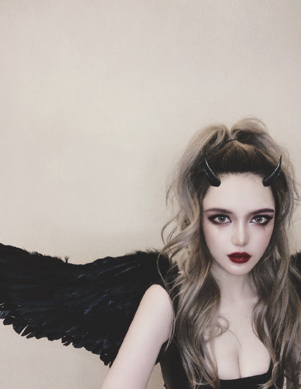 周扬青清冷魅惑妆容cos写真