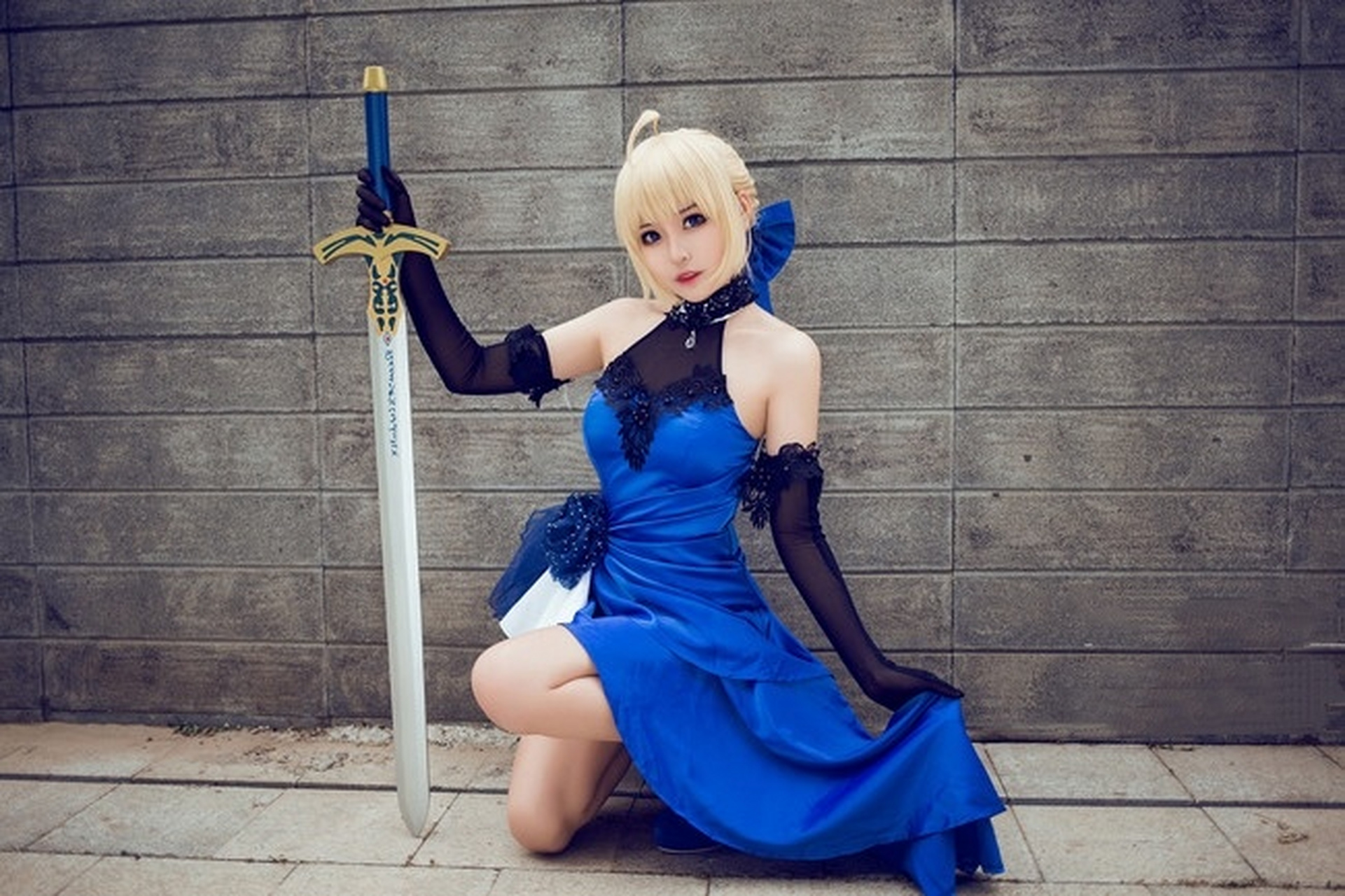 你见过这么优雅的剑士吗?cos——蓝色礼服saber