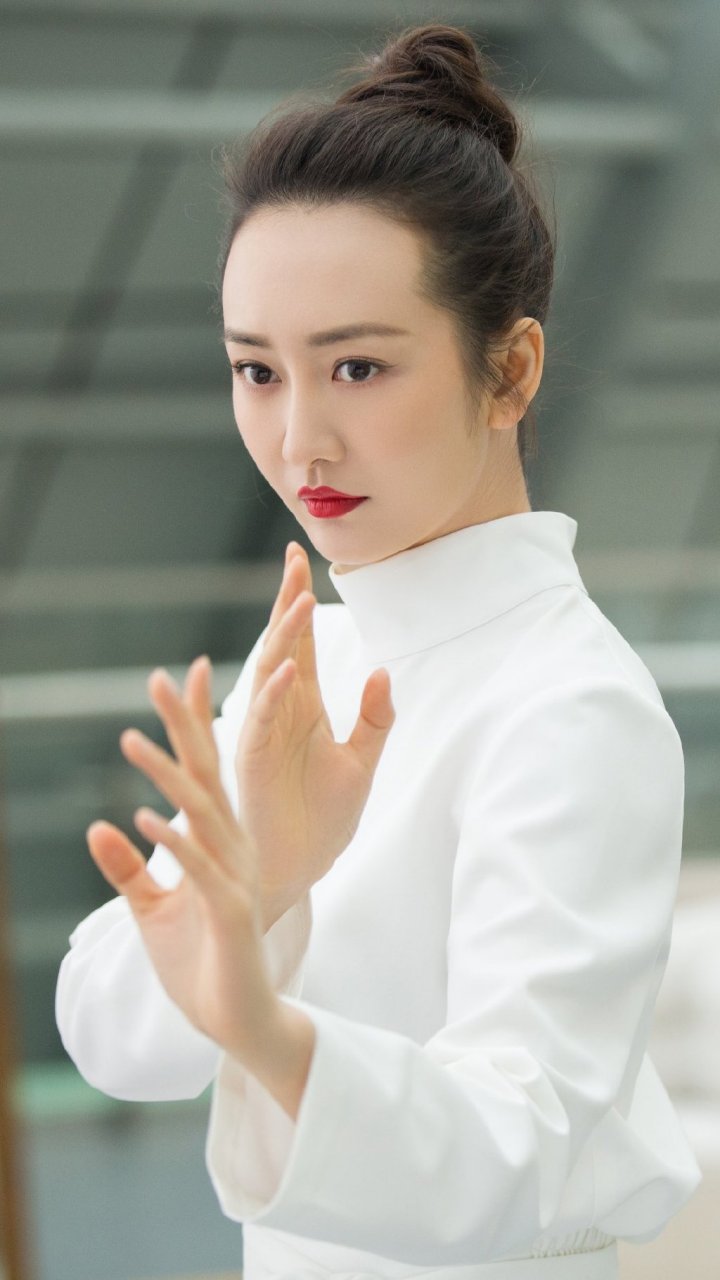 王鸥精美壁纸:鸥美人秀"功夫",清新大气又显质感