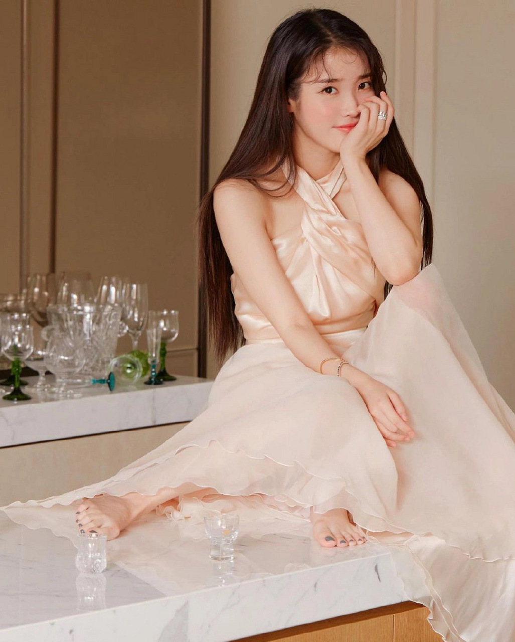 iu李知恩,唯美纱裙,柔美动人.