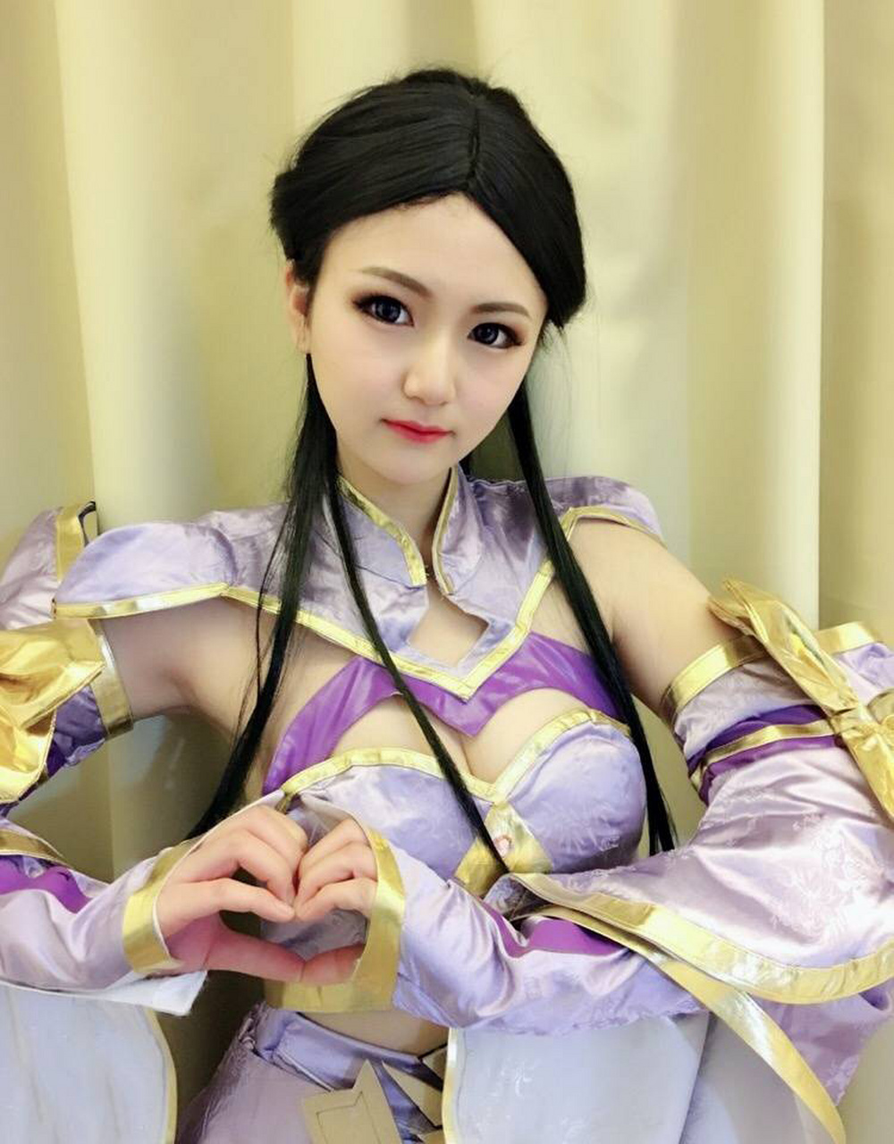 大眼睛的乖张女神,《王者荣耀》紫霞仙子cos欣赏!