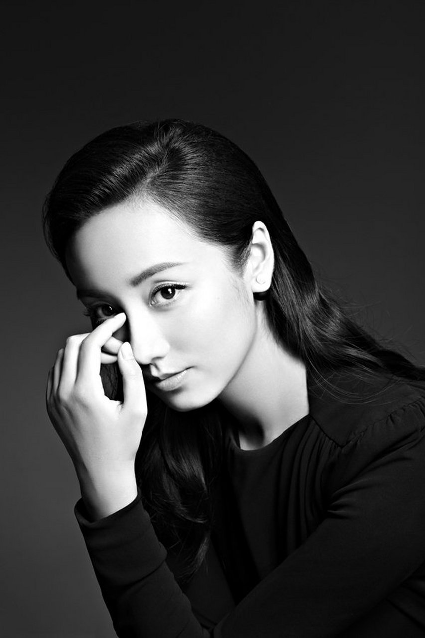 吕一个性黑白写真