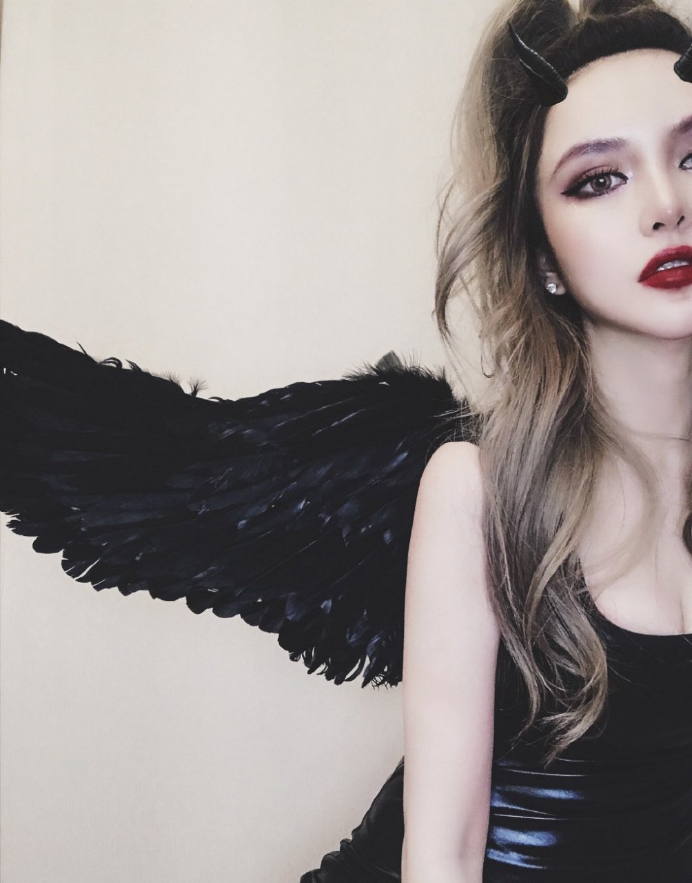 周扬青清冷魅惑妆容cos写真