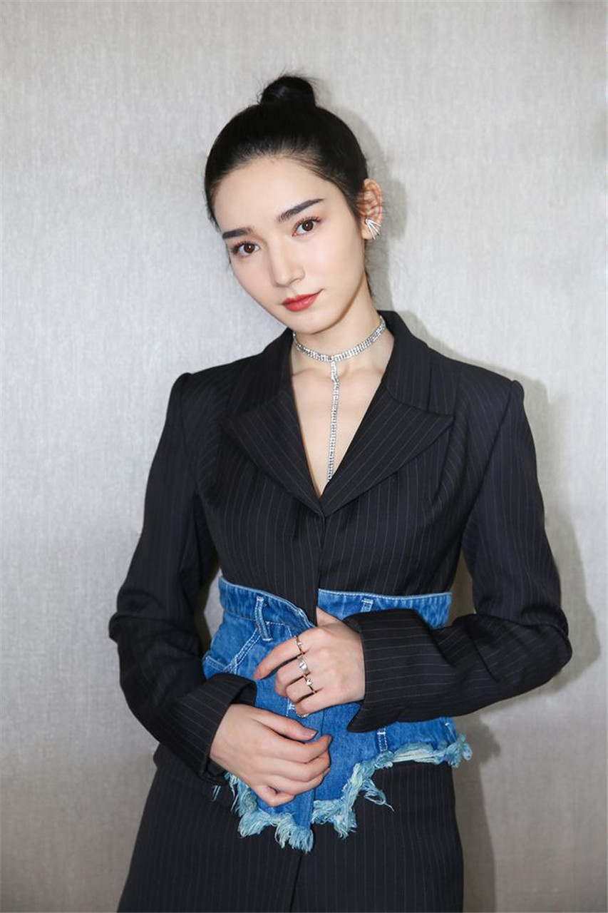 精致女人:演员代斯