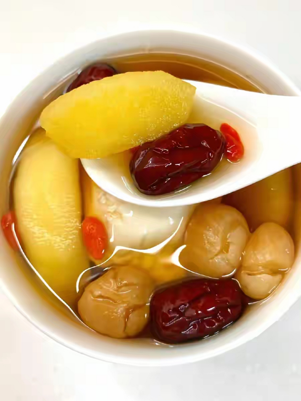 女生用这7种食物煮水喝,养出好气色!  1.苹果 2.桂圆 3.红糖 4.